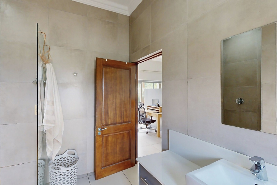 3 Bedroom Property for Sale in Kraaibosch Western Cape